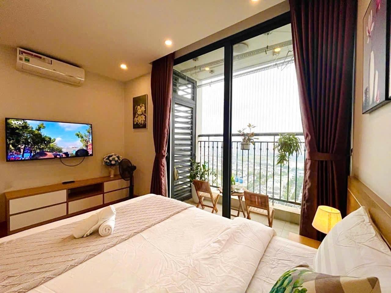 Vinhomes Bay - *